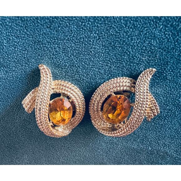 Vintage Coro Clip-On Earrings Glass Stone Gold Tone Swirl Mid Century Retro - Picture 2 of 7